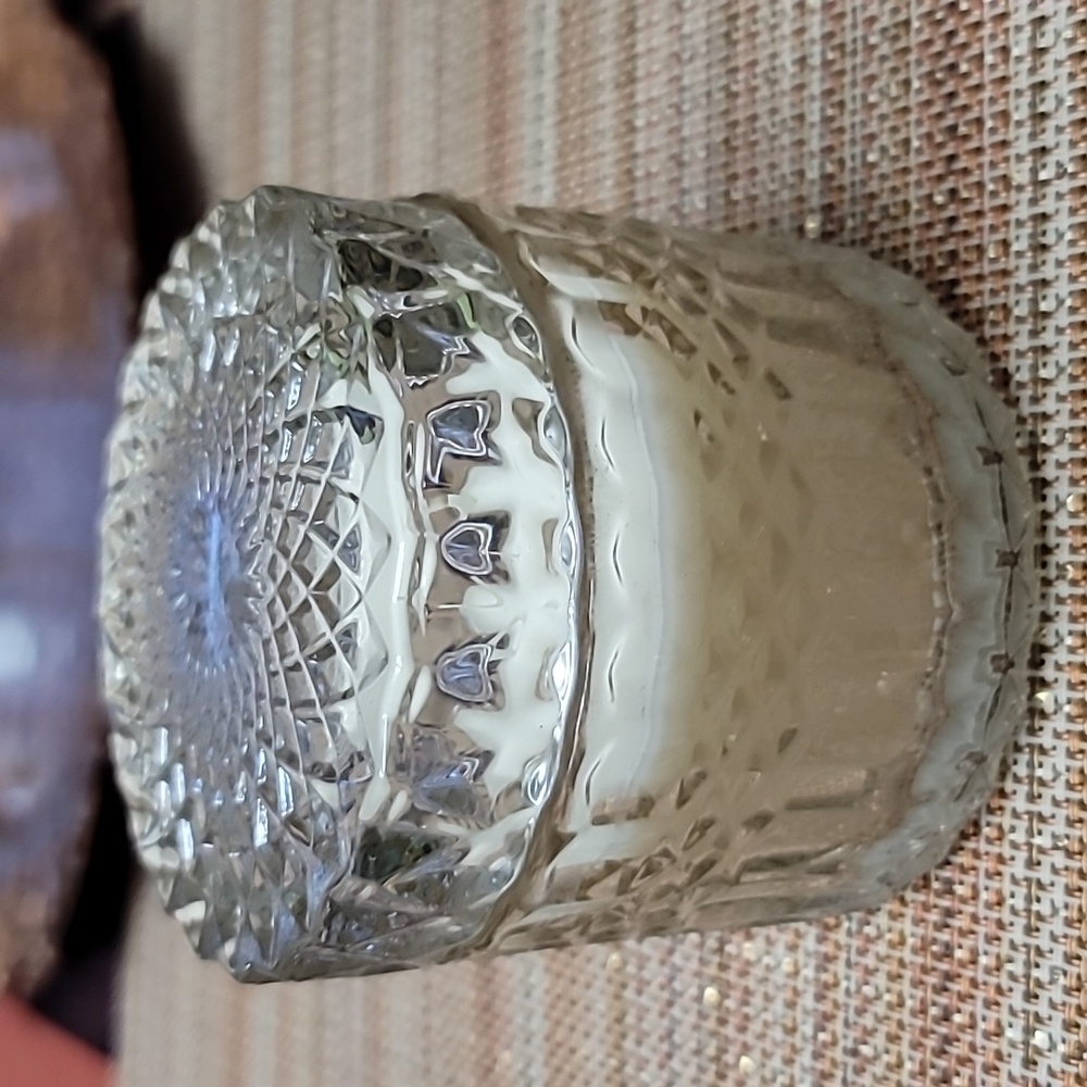 Leoben Co, Amber Saffron 6oz soy candle, NWT